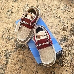 🎆HEY DUDE shoes, Wally, Youth Tri Varsity, Crimson, Size YT2, NIB, NWT